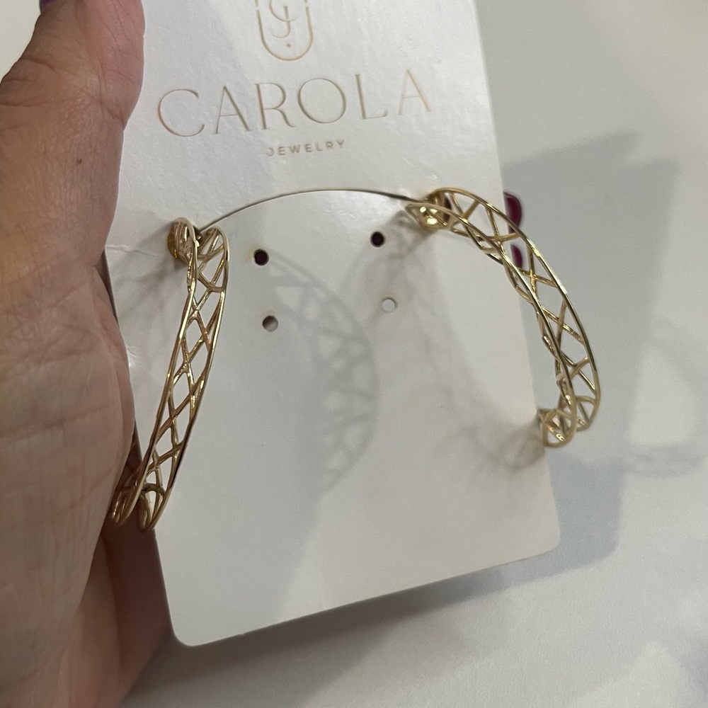 18k Gold Plated Hoop Earrings High Quality and Exclusive Jewelry Made in Brazil